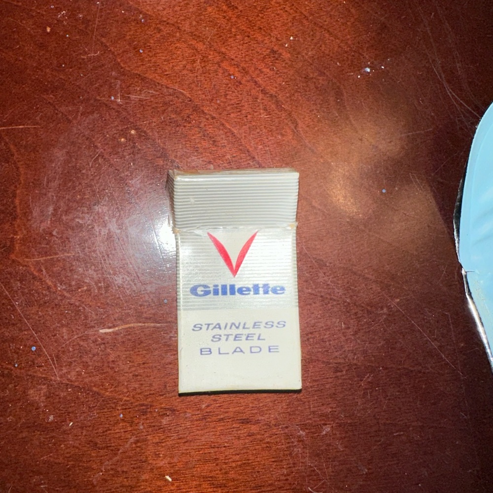 Vintage Gillette Straight Razor Travel Kit - Picture 3 of 8